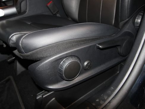 Used 2022 Mercedes-Benz GLB 250 4MATIC image 9
