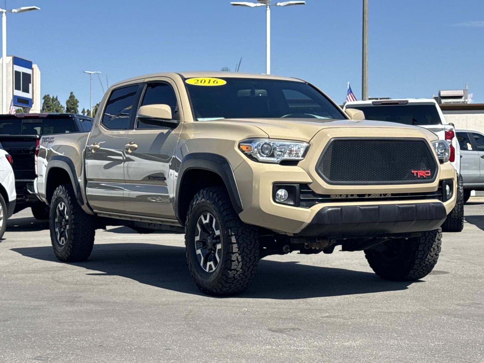 Used 2016 Toyota Tacoma TRD Off-Road w/ Towing Package RWD image 3