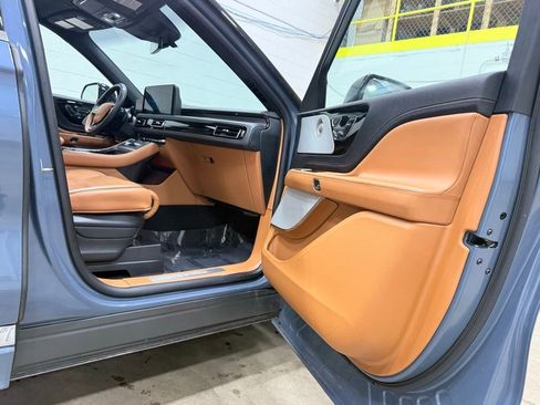 Used 2025 Lincoln Aviator Black Label image 48