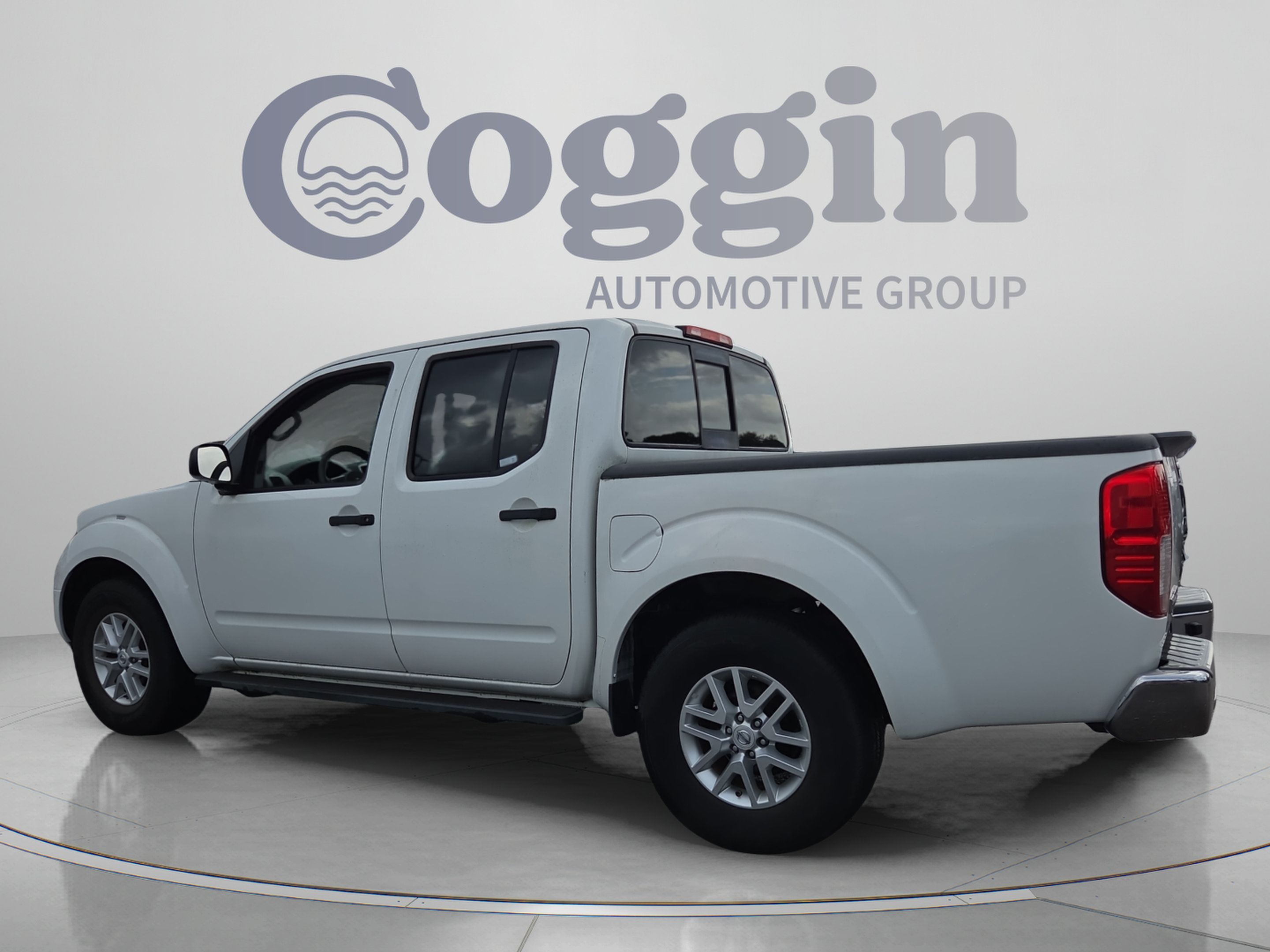 Used 2017 Nissan Frontier SV RWD image 3