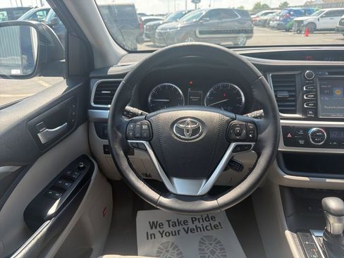Used 2018 Toyota Highlander Limited AWD/4WD image 14