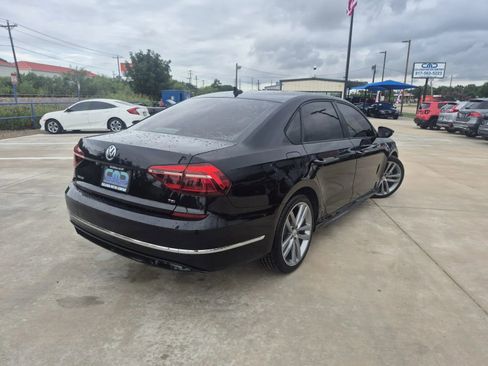 Used 2018 Volkswagen Passat 2.0T R-Line FWD image 6