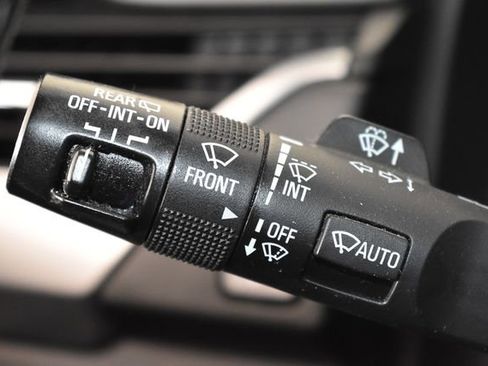 Used 2018 Chevrolet Tahoe LT w/ Luxury Package image 29