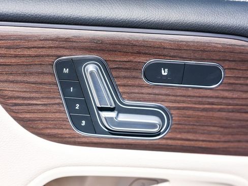 New 2026 Mercedes-Benz GLB 250 4MATIC image 24
