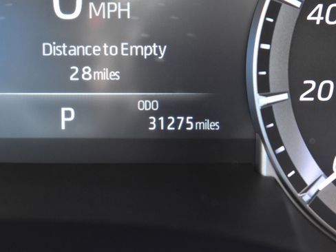 Used 2023 Toyota Highlander L image 31