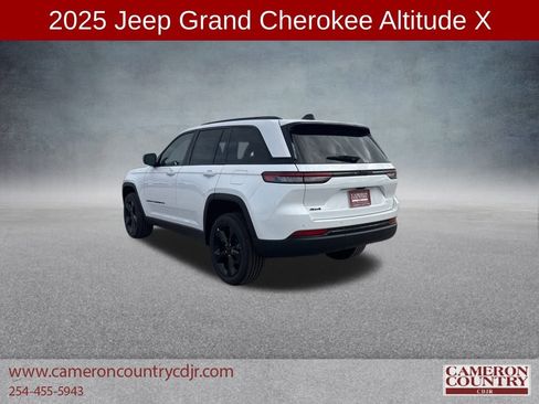New 2025 Jeep Grand Cherokee Altitude image 5