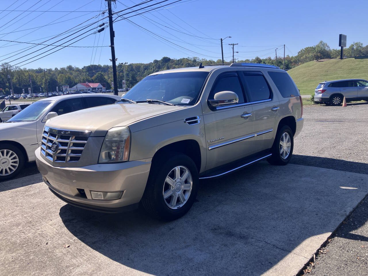 Used 2007 Cadillac Escalade AWD image 1