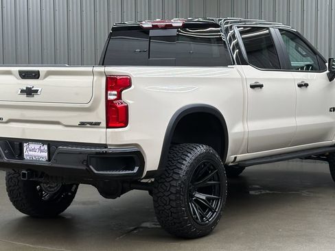 Used 2026 Chevrolet Silverado 1500 ZR2 w/ Dark Appearance Package AWD/4WD image 5