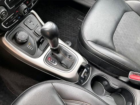 Used 2019 Jeep Compass Latitude w/ Popular Equipment Group image 17