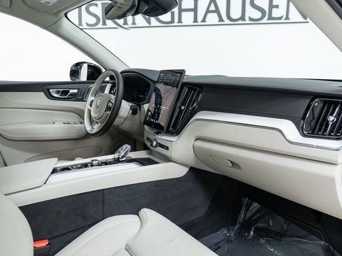 New 2026 Volvo XC60 T8 Ultra w/ Climate Package image 21