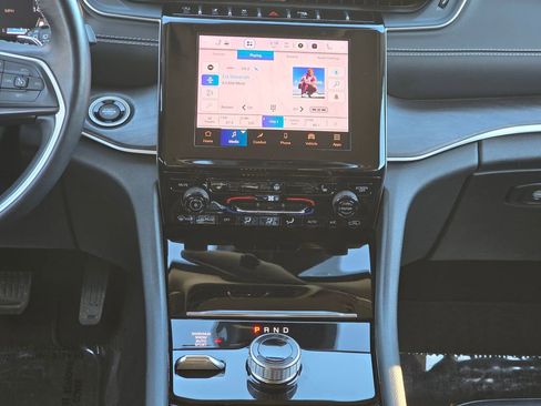 Used 2022 Jeep Grand Cherokee Limited w/ Trailer Tow Prep Group (B) image 32