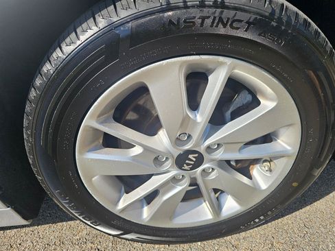 Used 2016 Kia Optima LX FWD image 14