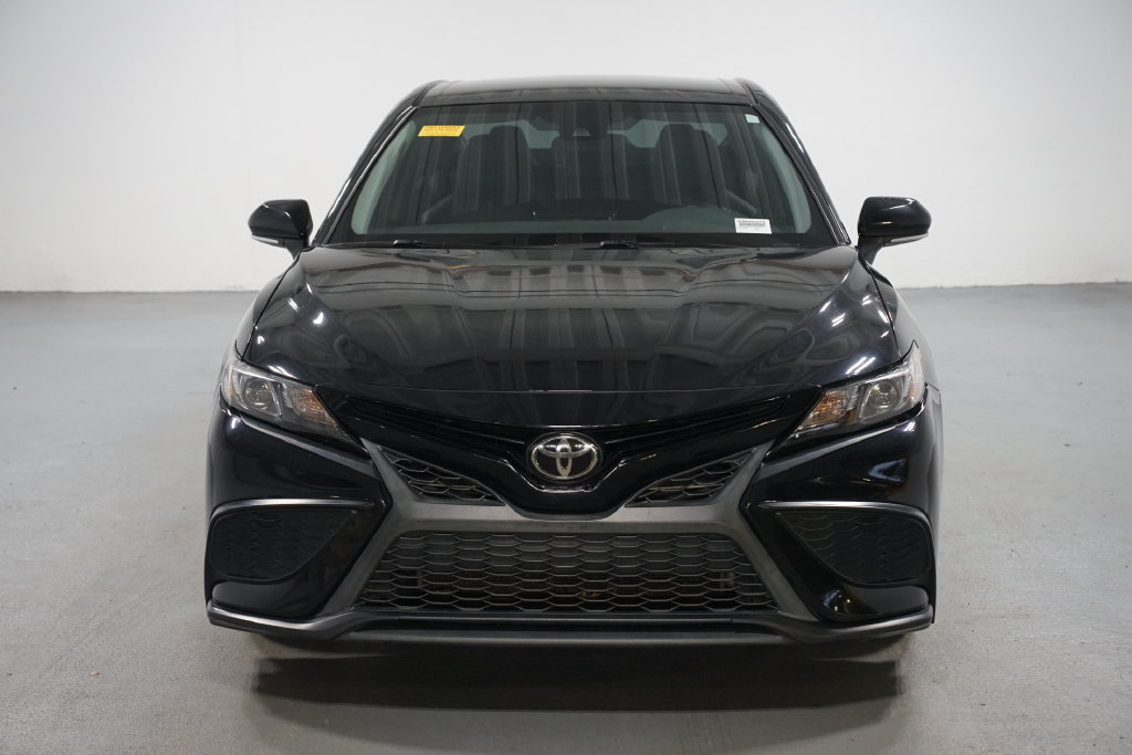 Certified 2022 Toyota Camry SE FWD image 2