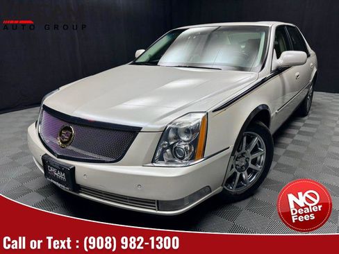 Used 2008 Cadillac DTS Performance FWD image 1