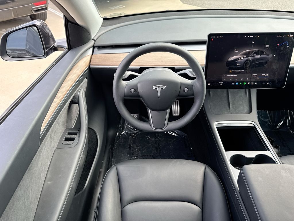 Used 2024 Tesla Model Y Performance AWD/4WD image 11