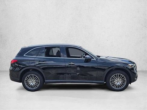 Used 2026 Mercedes-Benz GLC 300 image 4