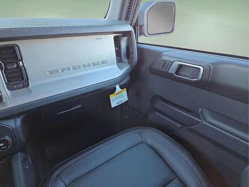New 2025 Ford Bronco Outer Banks w/ Sasquatch Package AWD/4WD image 12