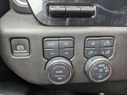 Used 2024 Chevrolet Silverado 1500 LTZ w/ Technology Package image 24