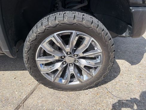 Used 2023 GMC Sierra 1500 AT4X image 25