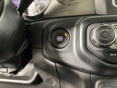 Used 2022 Jeep Wrangler Unlimited Sport AWD/4WD image 24