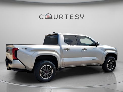 Certified 2025 Toyota Tacoma TRD Sport image 5