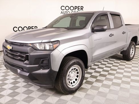 Used 2025 Chevrolet Colorado W/T w/ Advanced Trailering Package image 9