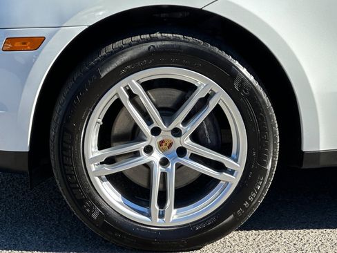 Used 2020 Porsche Macan image 26