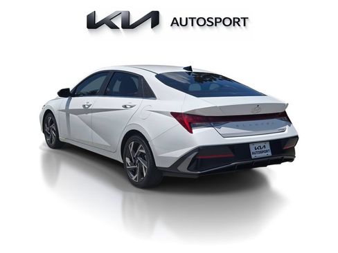 Used 2024 Hyundai Elantra SEL w/ Convenience Package FWD image 10