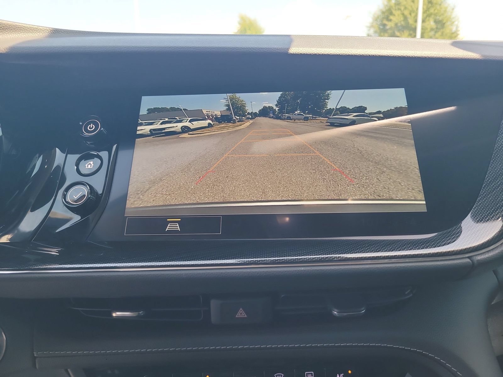 Used 2023 Buick Envision Essence FWD image 22