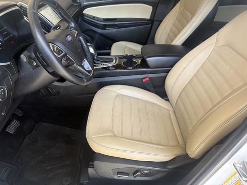 Used 2017 Ford Edge SEL w/ Equipment Group 201A FWD image 10