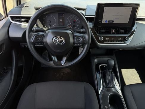 Used 2025 Toyota Corolla LE FWD image 11