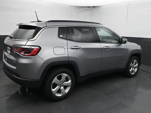 Used 2018 Jeep Compass Latitude w/ Popular Equipment Group FWD image 12