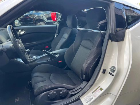 Used 2017 Nissan 370Z Coupe RWD image 13