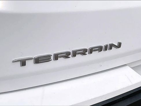 Used 2024 GMC Terrain SLE image 30