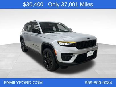 Used 2023 Jeep Grand Cherokee Altitude