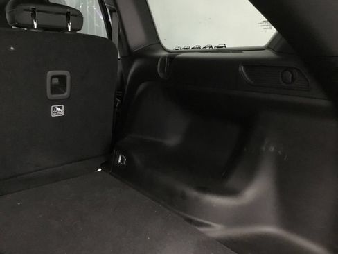 Used 2025 Jeep Grand Cherokee Laredo AWD/4WD image 18