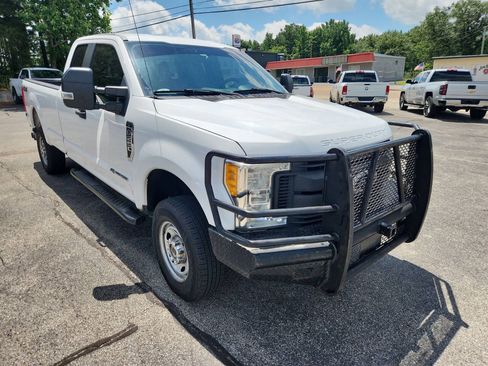 Used 2017 Ford F250 XL w/ Power Equipment Group AWD/4WD image 4