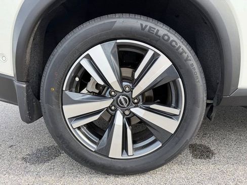 Used 2023 Nissan Rogue SL w/ SL Premium Package image 25