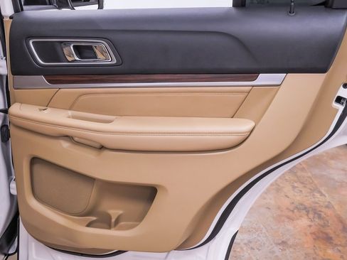 Used 2017 Ford Explorer Limited image 34