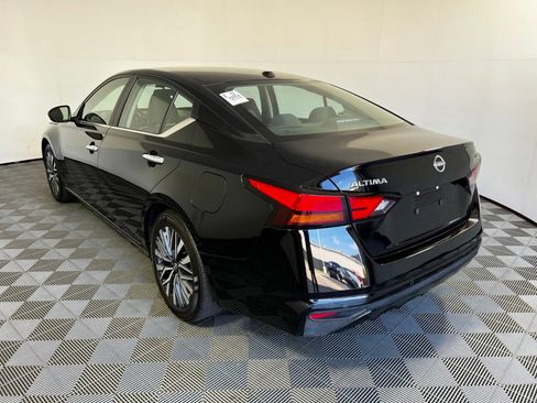 Used 2024 Nissan Altima 2.5 SV FWD image 7