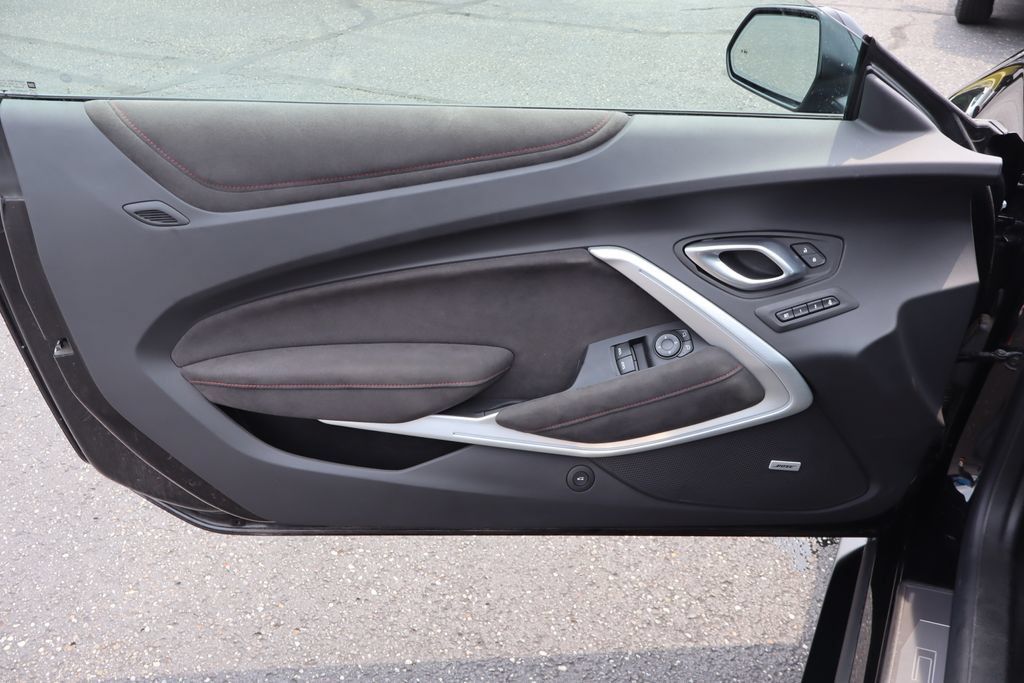 Used 2022 Chevrolet Camaro ZL1 RWD image 22