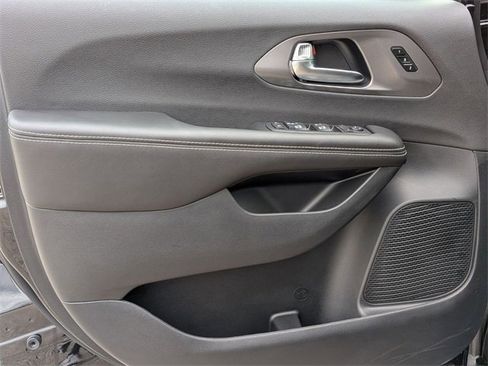 New 2026 Chrysler Pacifica Select w/ S Appearance Package image 14
