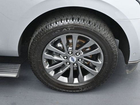 Used 2021 Ford Expedition Limited image 37