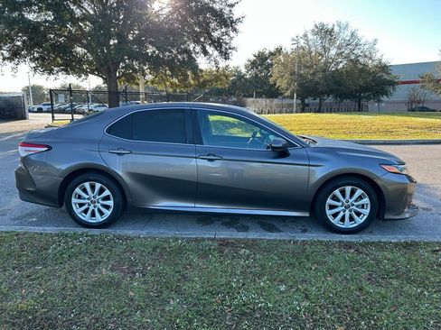 Used 2020 Toyota Camry LE image 6