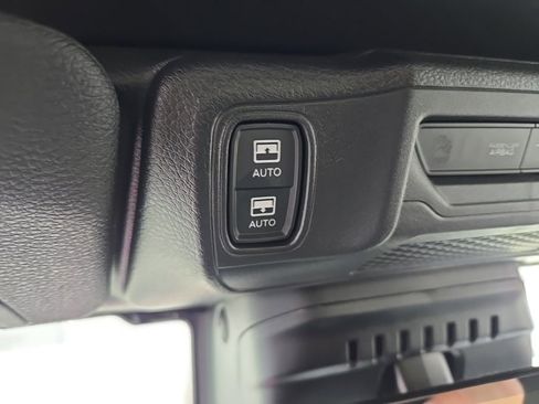 Used 2024 Jeep Wrangler High Altitude image 15