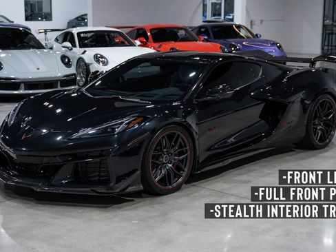 Used 2023 Chevrolet Corvette Z06 image 2