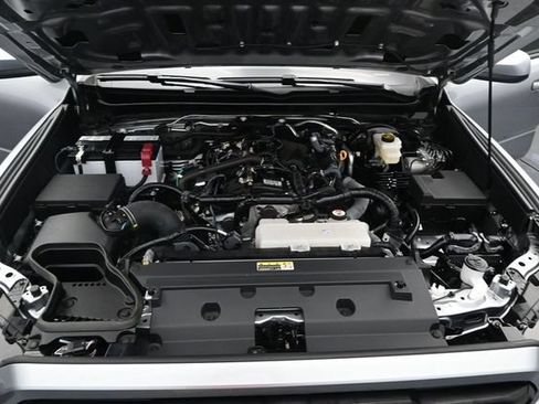 Used 2025 Toyota Tacoma TRD Sport RWD image 18
