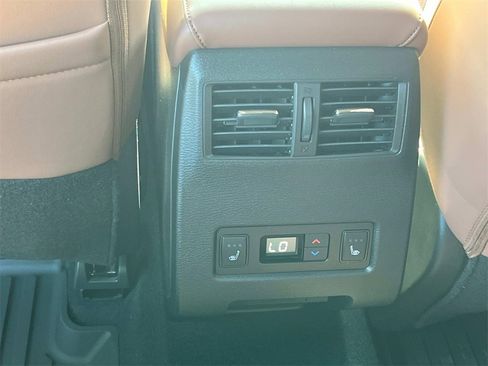 New 2025 Mitsubishi Outlander SEL image 28