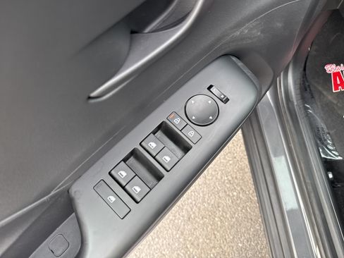 Used 2025 Hyundai Kona SEL AWD/4WD image 16