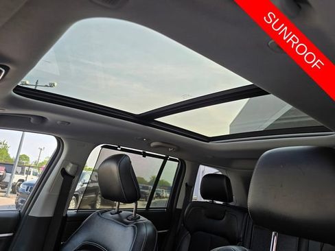 Used 2022 Jeep Grand Cherokee Limited 4xe w/ Luxury Tech Group II AWD/4WD image 29